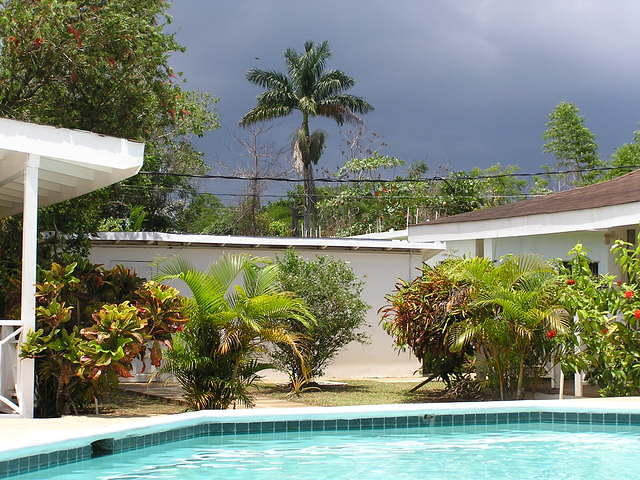 Gardenside Pool