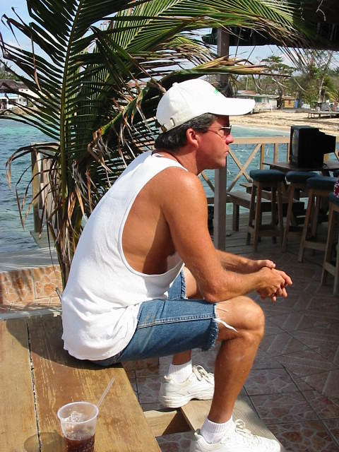 Jeff waiting for the game .. **** the Yard Sale lol!