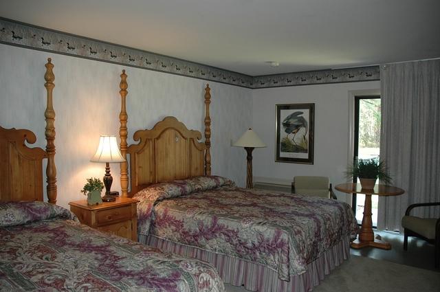 Queen Room 2