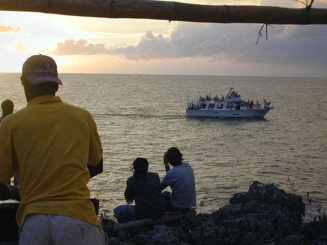 sunset cruise at 3 dives